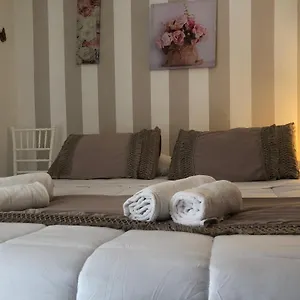 Nicaredda Casa vacanze Aeroporto di Catania Fontana Rossa
